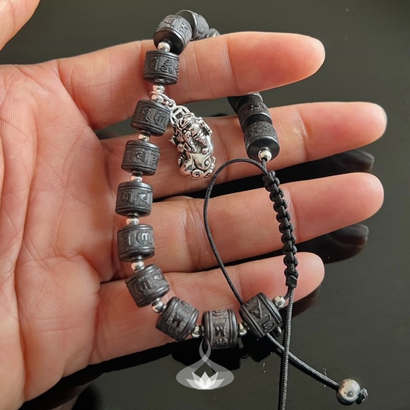 Ebony Tibetan 6 Character Prayer Wheel Mantra Bracelet with  Silver Pixiu Charm - Picture 2 of 7